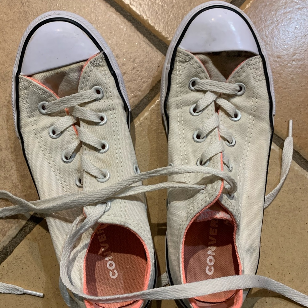 Girls converse